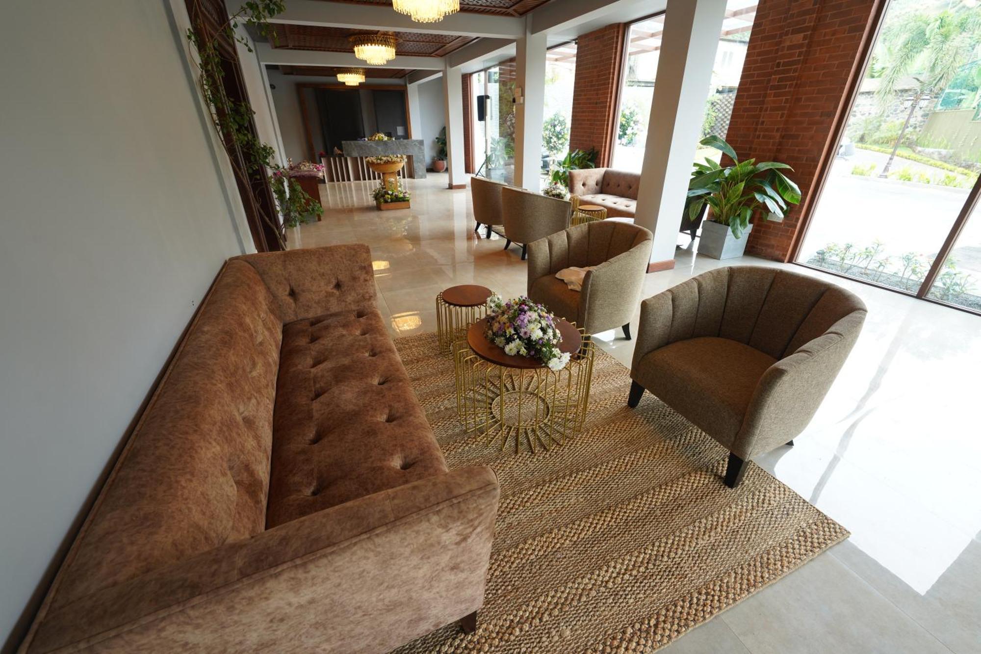 Hotel Grand Amanee Ratnapura Ngoại thất bức ảnh