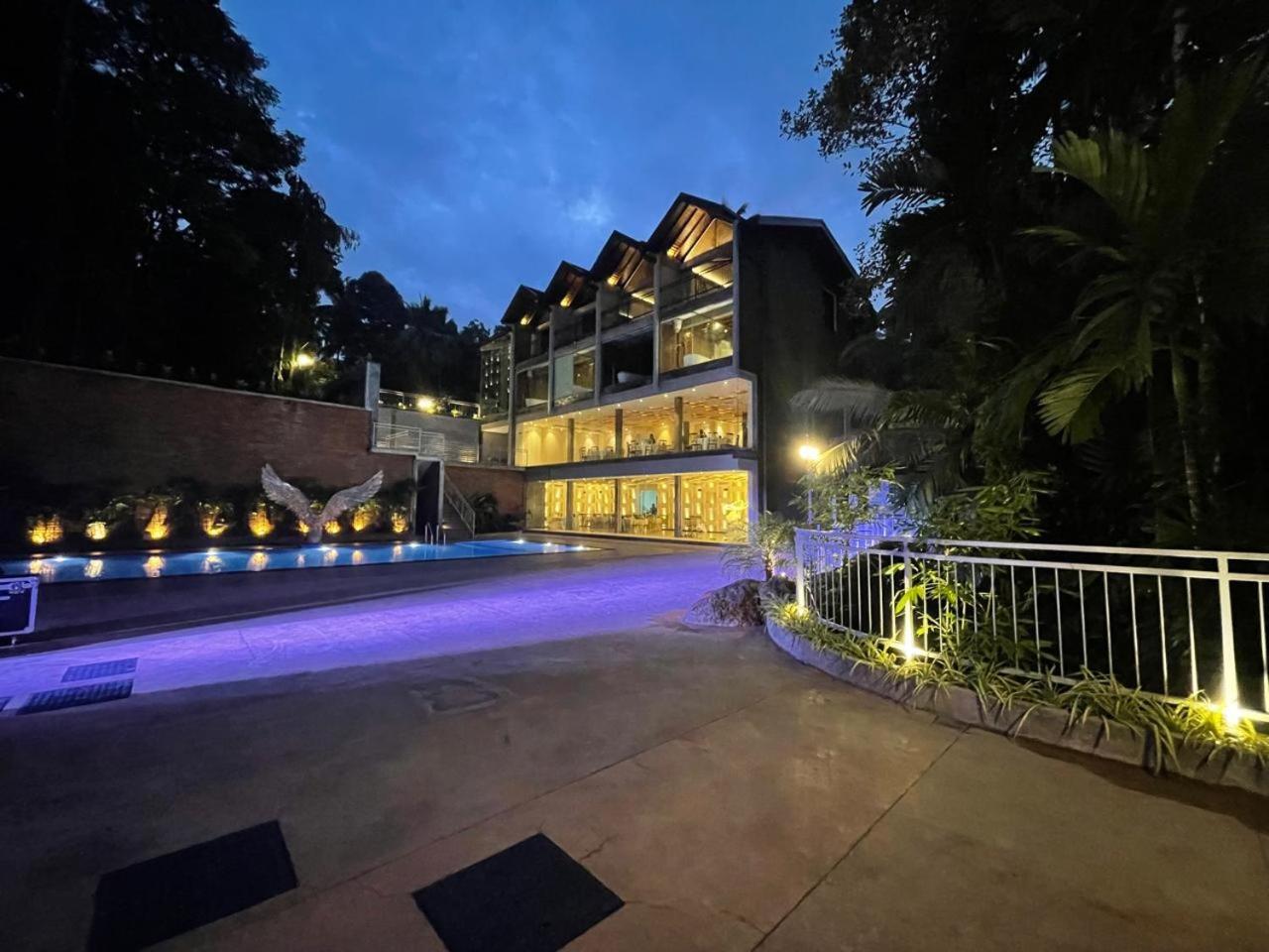 Hotel Grand Amanee Ratnapura Ngoại thất bức ảnh