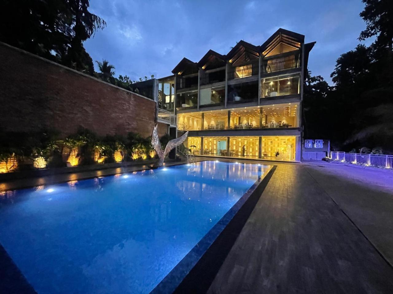Hotel Grand Amanee Ratnapura Ngoại thất bức ảnh