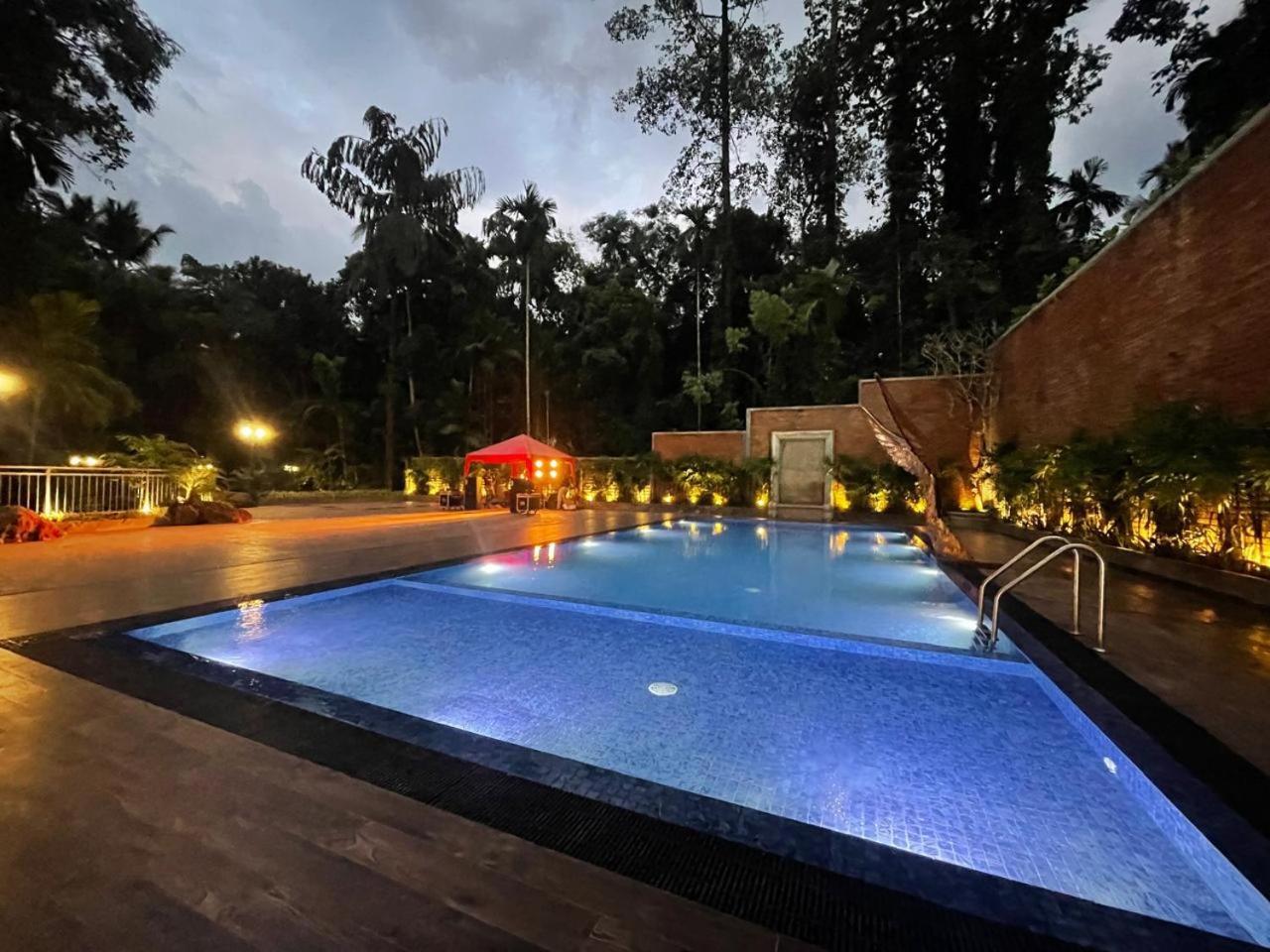 Hotel Grand Amanee Ratnapura Ngoại thất bức ảnh